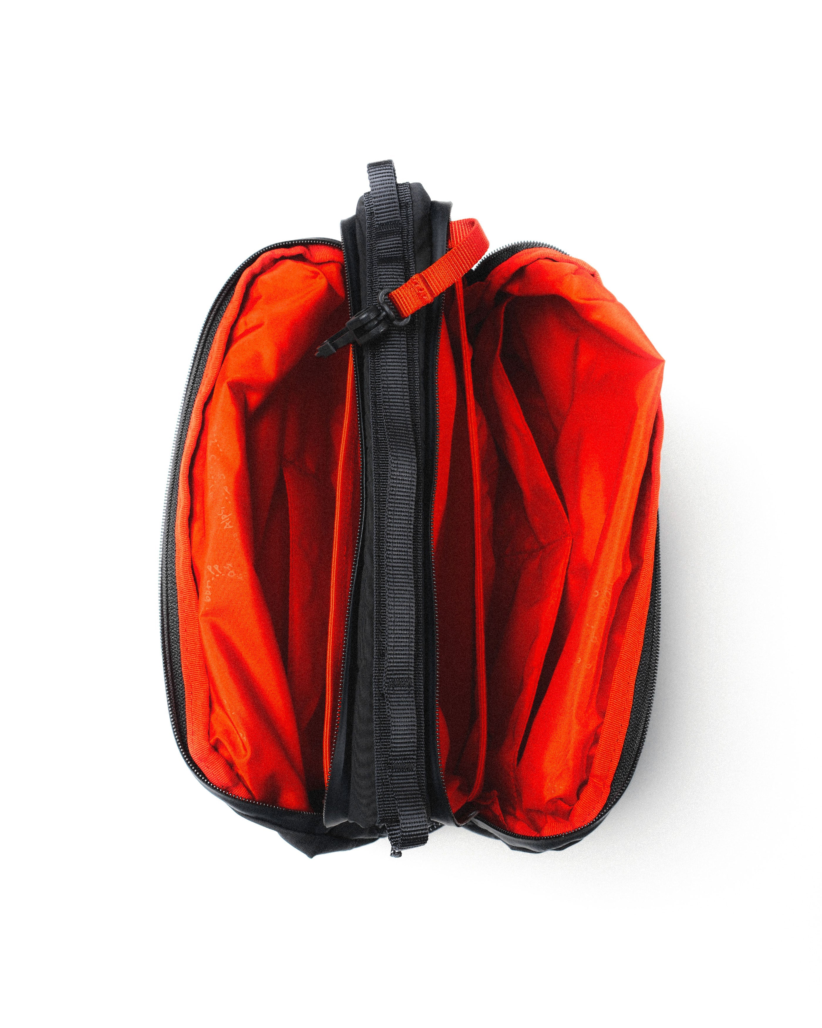 Topologie Wares Bags Bottle Sacoche Large Black Tech Sateen - @dv